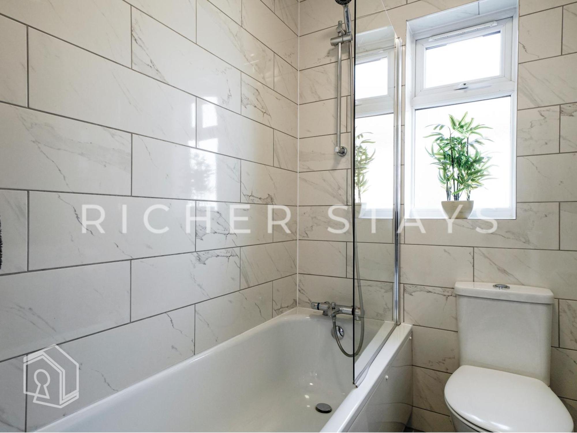Watford Large 5Br Home - Contractors & Families מראה חיצוני תמונה