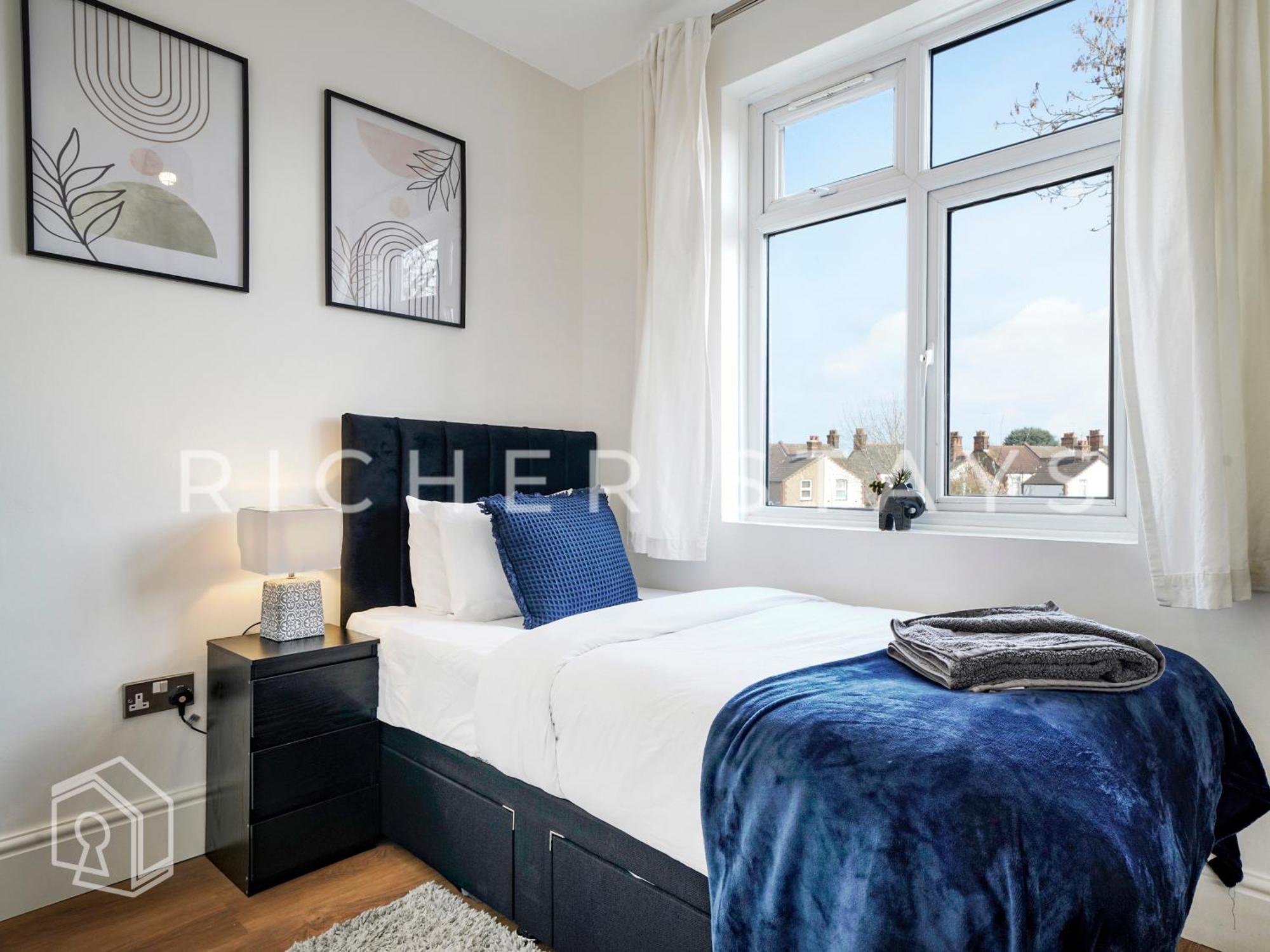 Watford Large 5Br Home - Contractors & Families מראה חיצוני תמונה