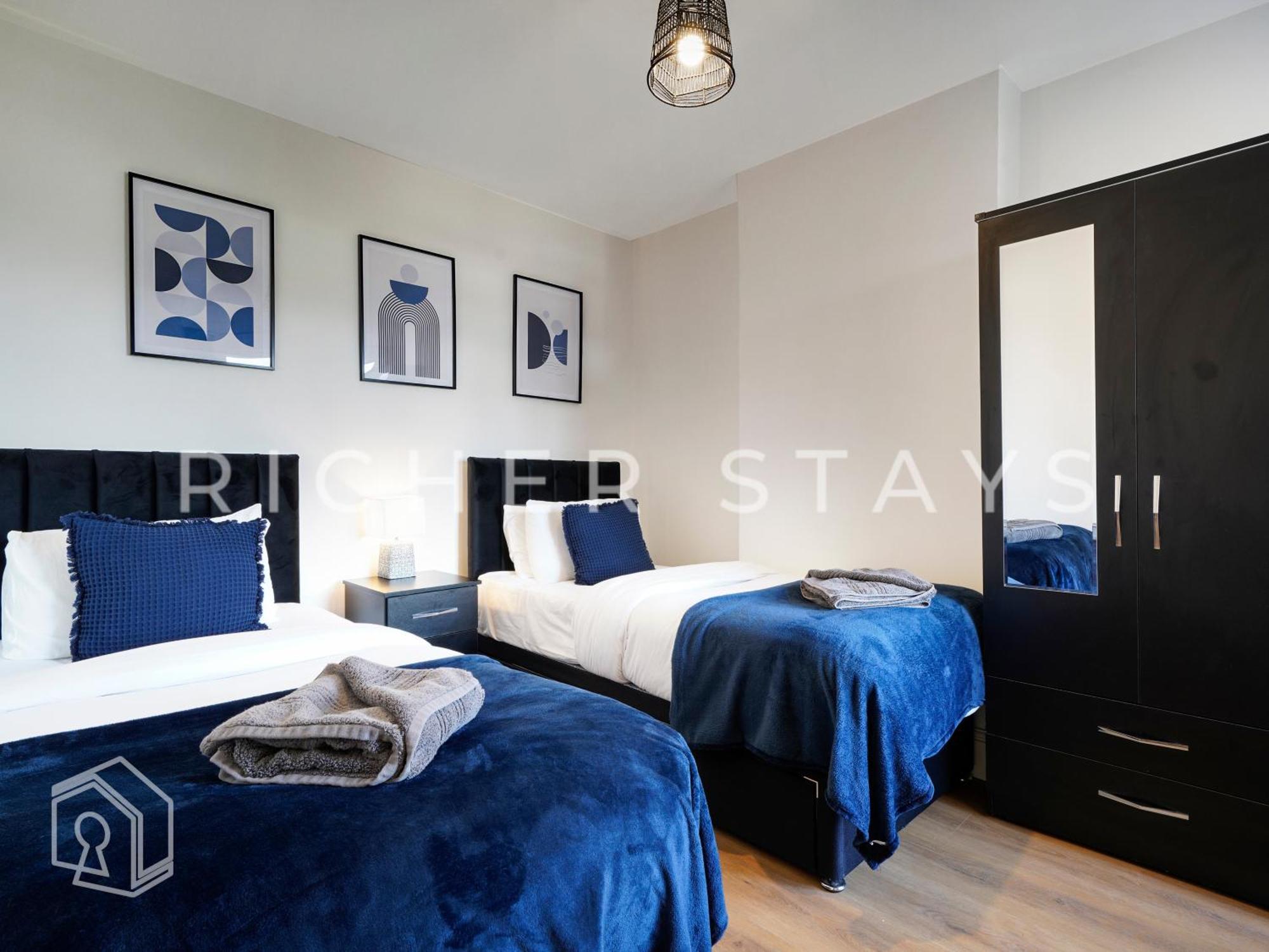 Watford Large 5Br Home - Contractors & Families מראה חיצוני תמונה